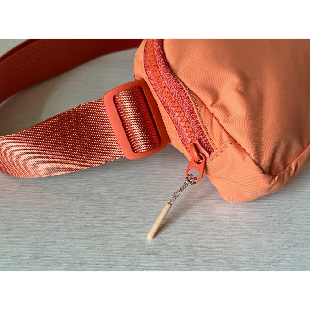 Lululemon Everywhere Belt Bag *1L
Golden Apricot / Warm Coral - Picture 8 of 12